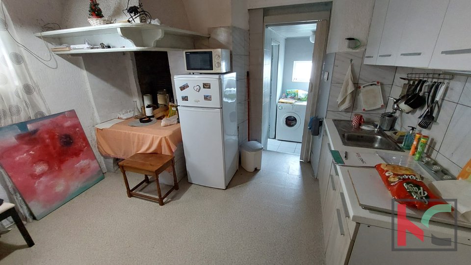 Istria, Pula, Centar, three-room apartment 54.07 m2, 150 meters from the Pula Arena, #sale