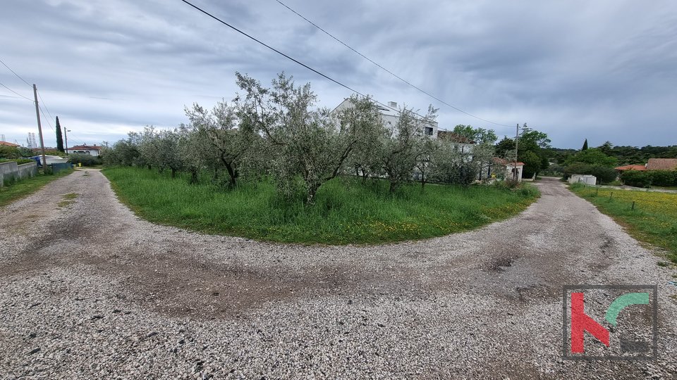 Pula, Veli Vrh, gradbeno zemljišče 1158m2, možnost parcelacije, #prodaja