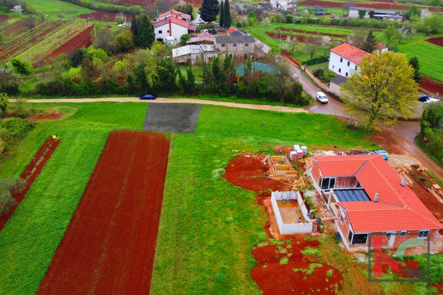 Istria - Barban, terreno con permesso di costruzione II utenze pagate, # vendita esclusiva