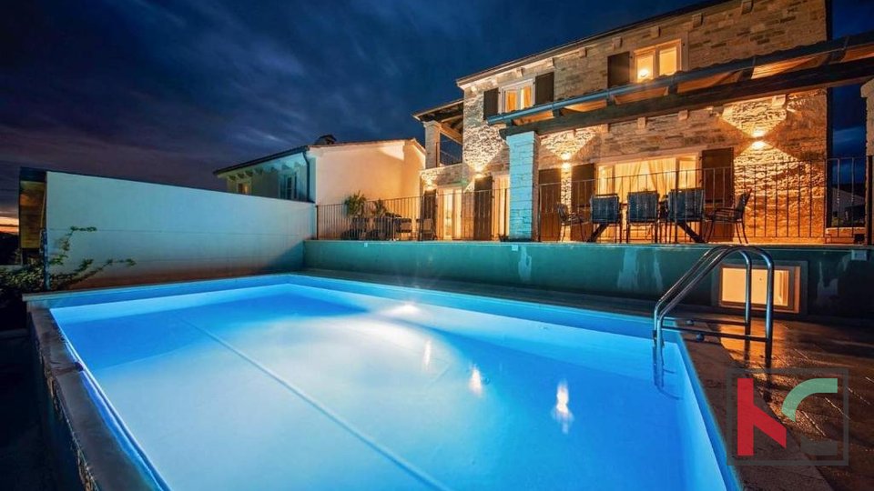 Istra, Sveti Lovreč, villa sa 4 sobe i bazenom #prodaja