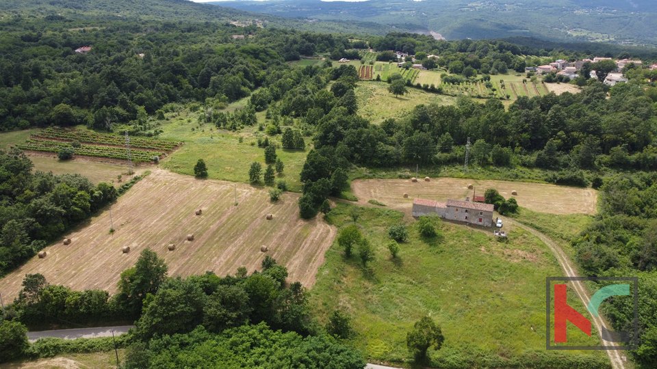 Istria - Kršan, old house with a plot of 43,464m2 II panoramic view, # for sale