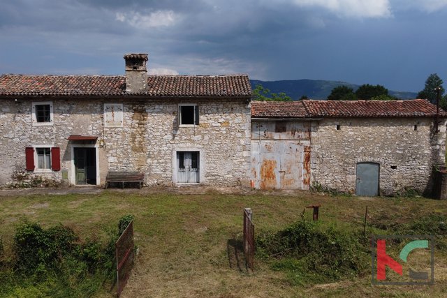 Istrien - Kršan, altes Haus mit einem Grundstück von 43.464 m2 II Panoramablick, # zu verkaufen