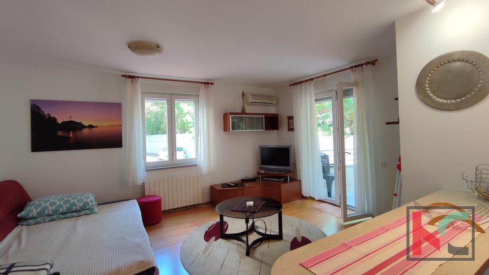 Istra, Pula, Veruda, apartma 1s + kopalnica, terasa, Lungo Mare, blizu plaže, #prodaja