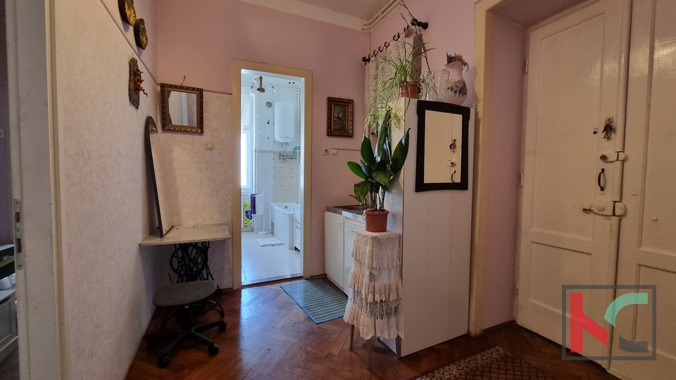 Pula, Center, apartment 154.38 m2 in the very center of the city with its own parking, #sale