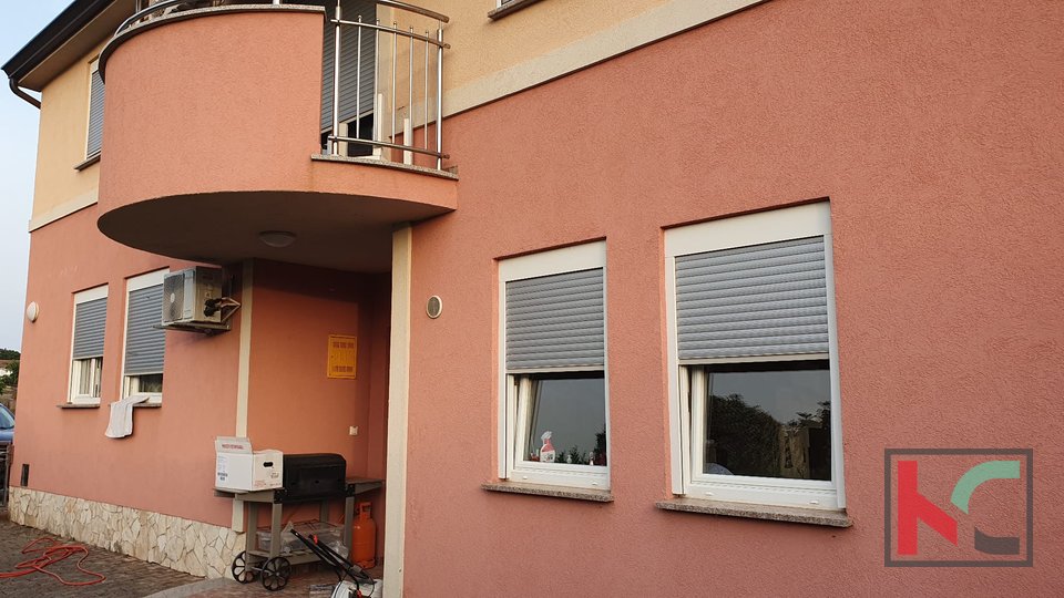 Istrien, Valbandon, 4-Zimmer-Wohnung im Erdgeschoss mit großer Terrasse #Verkauf