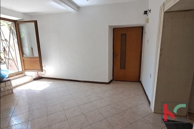Istria, Vodnjan, three-room apartment on the first floor with potential #sale
