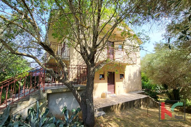Istria, Vinkuran, one-story house with a large garden with potential #sale