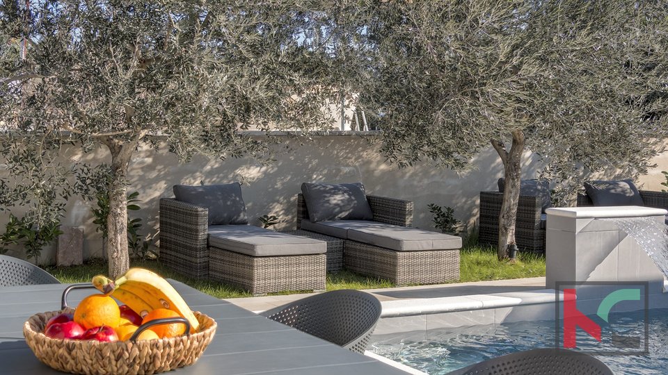 Istra, Premantura, moderna vila sa bazenom i smart home sustavom #prodaja