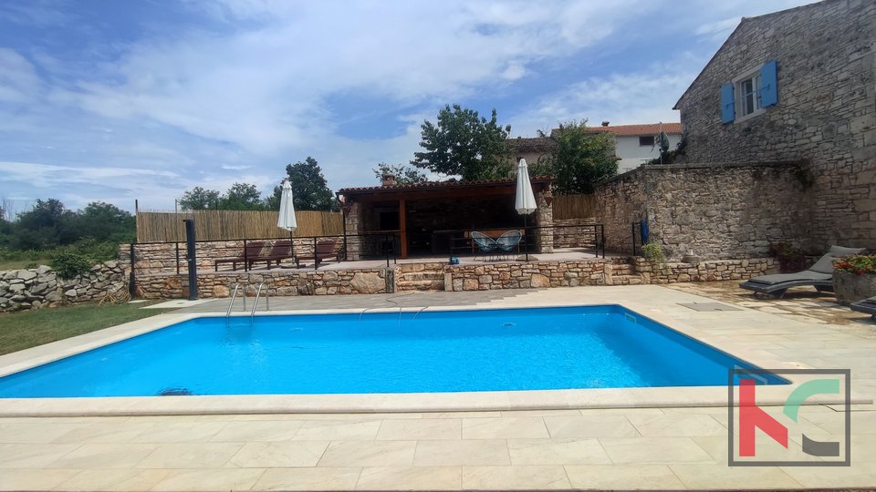 Istria, Sveti Lovreč, renovated stone house with swimming pool, house for renovation on a plot of 9235m2, #sale