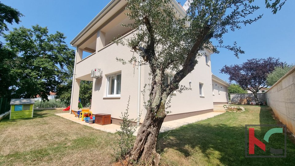 Spacious villa in a quiet location - 192.56 m2 of comfort in the suburbs of Poreč, #sale