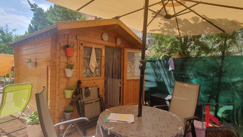 Poreč, surroundings, large three-room apartment with garden and yard #sale