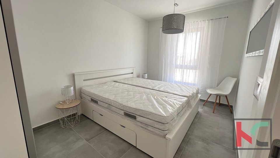 Pula, Štinjan, three-room apartment in a new building with a garden #sale