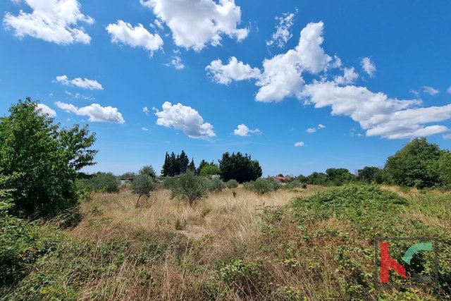 Istra, Loborika, građevinsko zemljište 1333m2 na mirnoj lokaciji, #prodaja