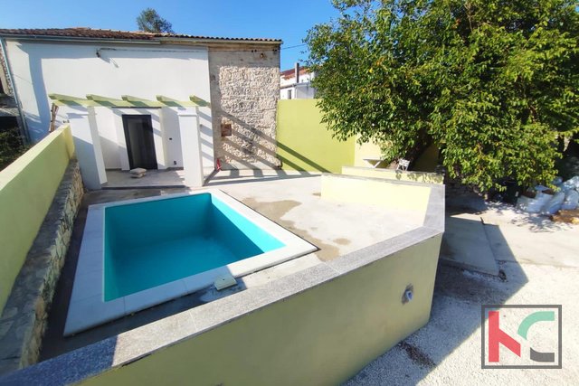 Istra, Svetvinčenat, renovirana kamena kuća s bazenom, #prodaja