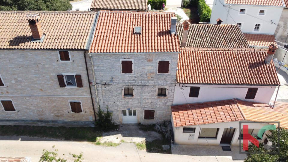 Istria, Canfanaro, casa in pietra parzialmente adattata 90m2, #vendita