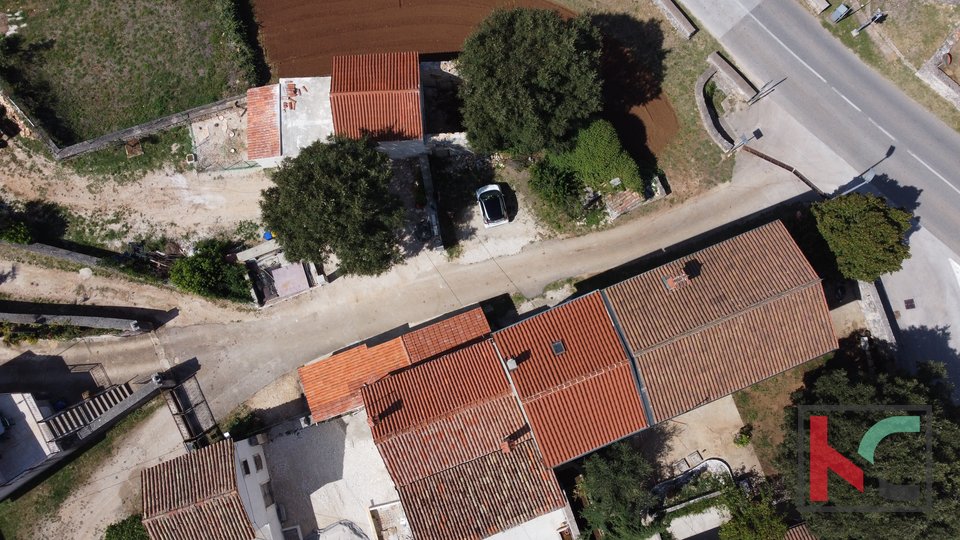 Istria, Canfanaro, casa in pietra parzialmente adattata 90m2, #vendita