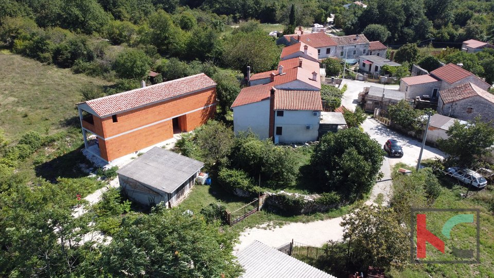 Istra - Juršići, započeta gradnja 200m2 na mirnoj lokaciji, #prodaja
