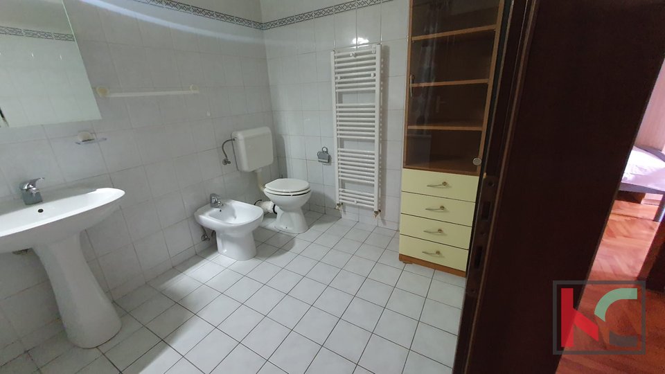 Pula, Center, large three-room apartment, 2nd floor with elevator, 76.63m2 #sale