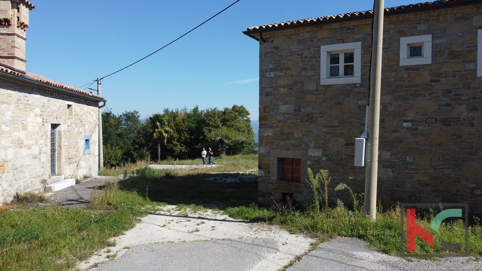 Istria, Motovun, station with 2 houses and started construction, #sale