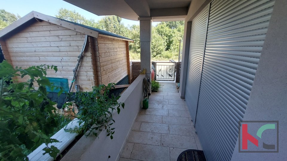 Istra, Medulin, moderno opremljeno stanovanje 1s + kopalnica, vrt, #prodaja