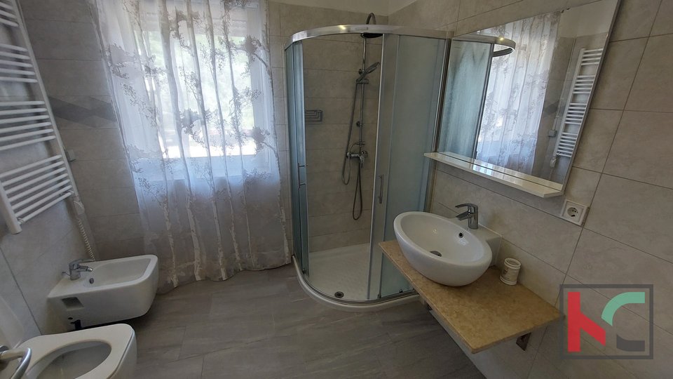 Istra, Medulin, moderno opremljeno stanovanje 1s + kopalnica, vrt, #prodaja