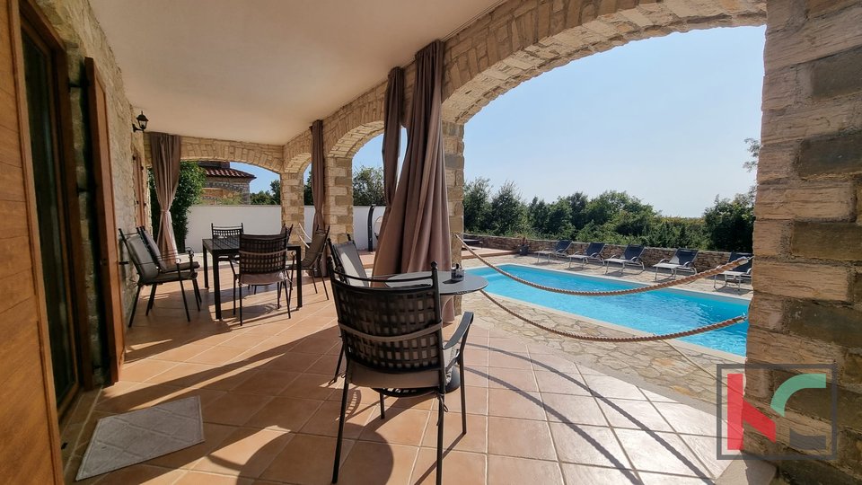 Istria, Svetvinčenat, villa in pietra con piscina, #vendita