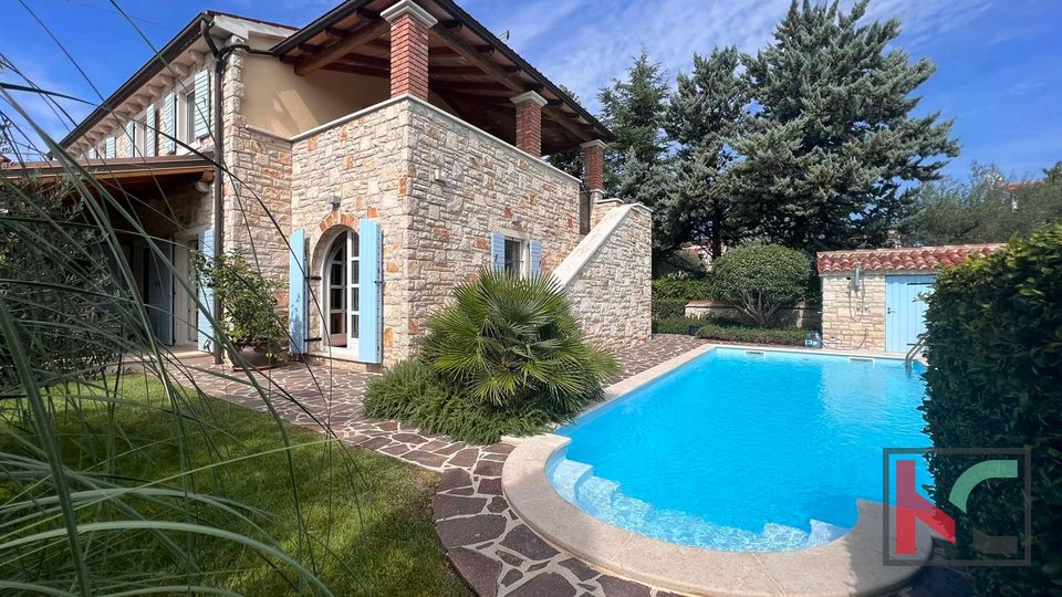 Истрия, Пореч, каменная двухуровневая вилла с бассейном, 134,58 м2 #продажа