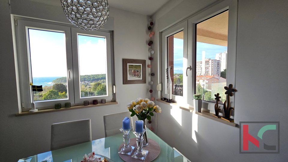 Pula, Veruda, möblierte Wohnung 2SS+DB mit gemütlicher Terrasse, neueres Gebäude mit Aufzug, Meerblick, #Verkauf