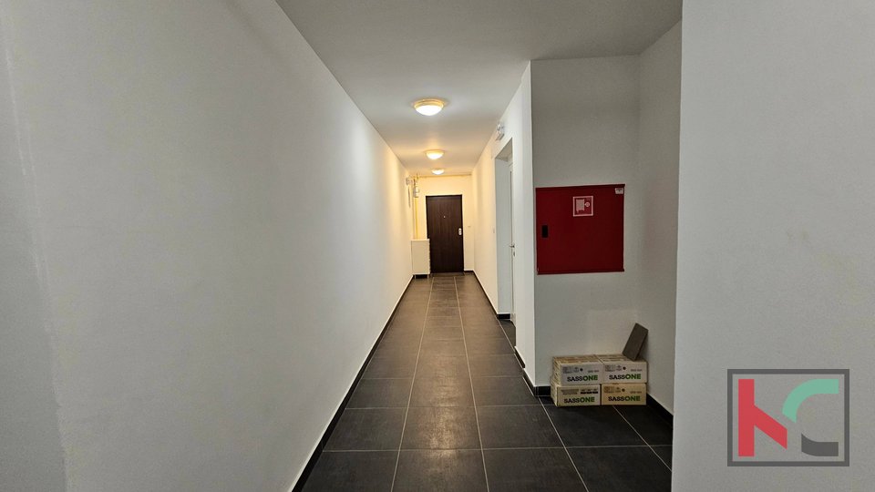 Pola, Veruda, appartamento ammobiliato 2SS+DB con comoda terrazza, nuova costruzione con ascensore, vista mare, #vendita