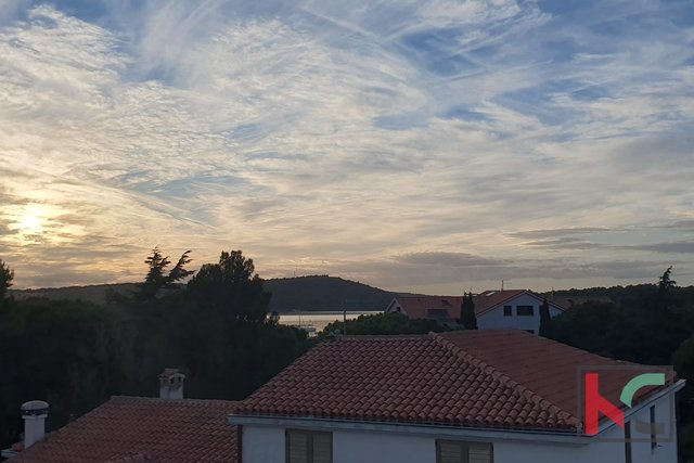 Istrien, Medulin, Wohnung mit Balkon und Meerblick, 200 Meter vom Meer entfernt #Verkauf