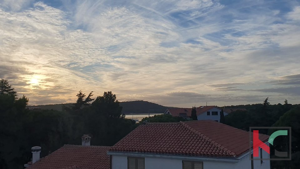 Istra, Medulin, apartma z balkonom in pogledom na morje, 200 metrov od morja #prodaja