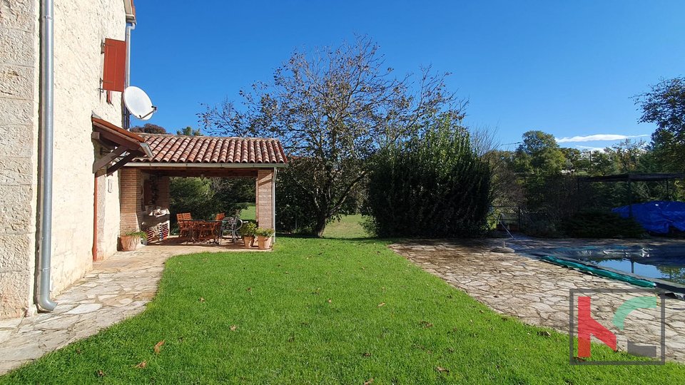 Istria, Tinjan, duplex house of 193.47m2 with urbanized and agricultural land of 6523m2 # sale