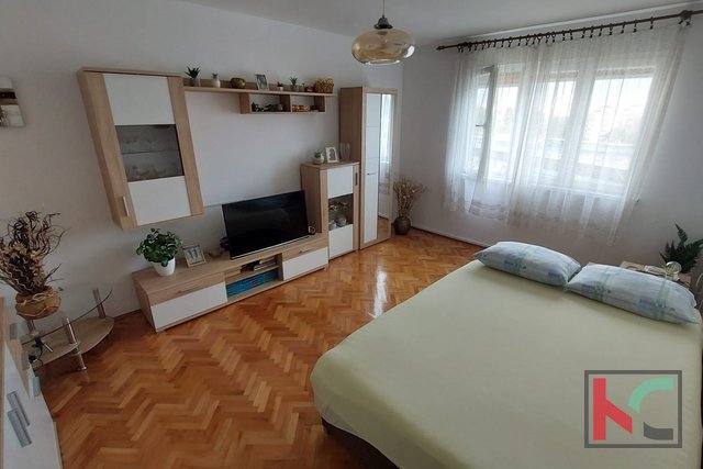 Istria, Pola, Veruda, appartamento 1 camera da letto + soggiorno con garage a 500 metri dal mare, #vendita