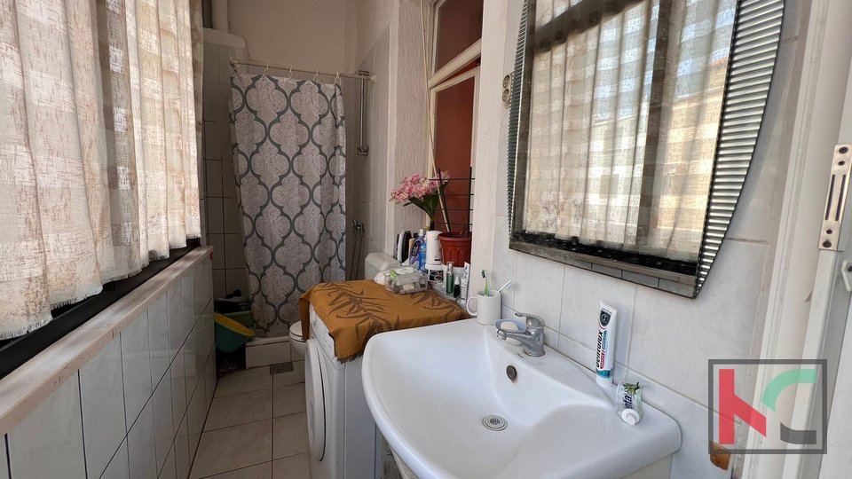 Pula, Centar stan 50,20 m2 trosobni obiteljski stan u strogom centru grada #prodaja