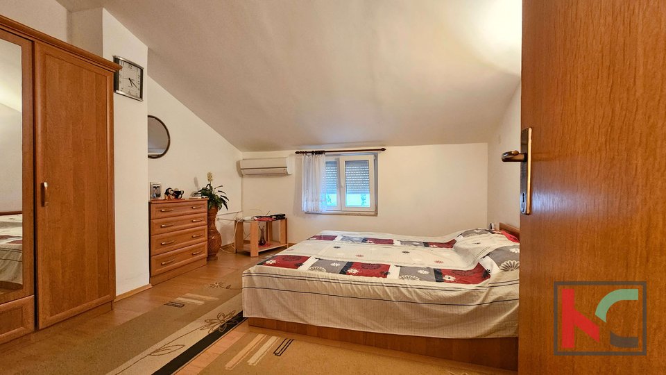 Istra, Medulin, počitniška hiša 3 spalnice + kopalnica z garažo, 200 metrov od plaže, #prodaja