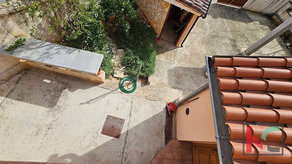 Istria, Pola, casa con cortile, #vendita