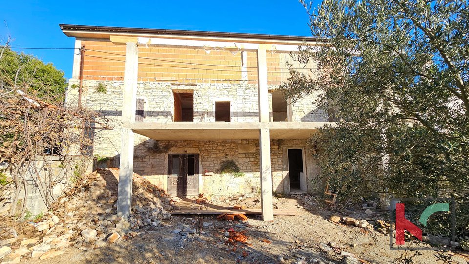 Istra, Kanfanar, kuća za odmor, započeta renovacija, #prodaja