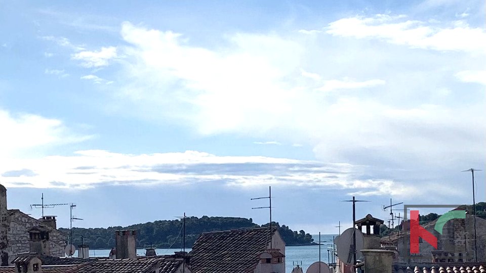 Истрия, Ровинь, центр, каменный дом с видом на море #продажа