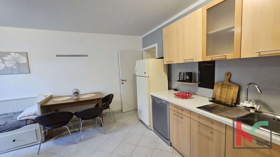 Istria, Parenzo, appartamento ammobiliato 2 camere da letto + bagno, #in vendita