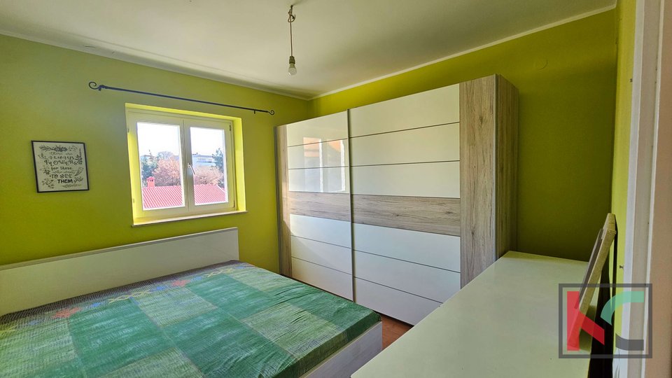 Истрия, Пореч, меблированная квартира 2 спальни + ванная комната, терраса, #продажа