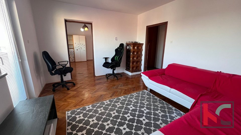 Pula, family three-room apartment, two balconies, excellent location #sale