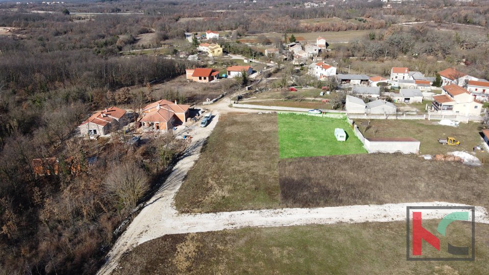 Istria - Gimino, terreno edificabile 701m2, forma ideale #vendita