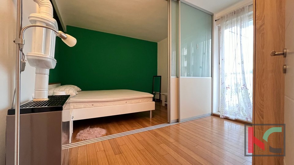 Pula, adaptirano trisobno stanovanje v drugem nadstropju, 2s+kopalnica, #prodaja