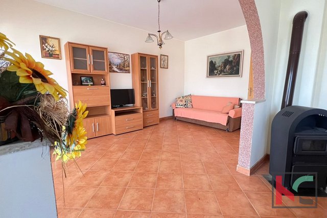 Istria, Marčana, house 263m2 with great potential with garden, two residential units #sale