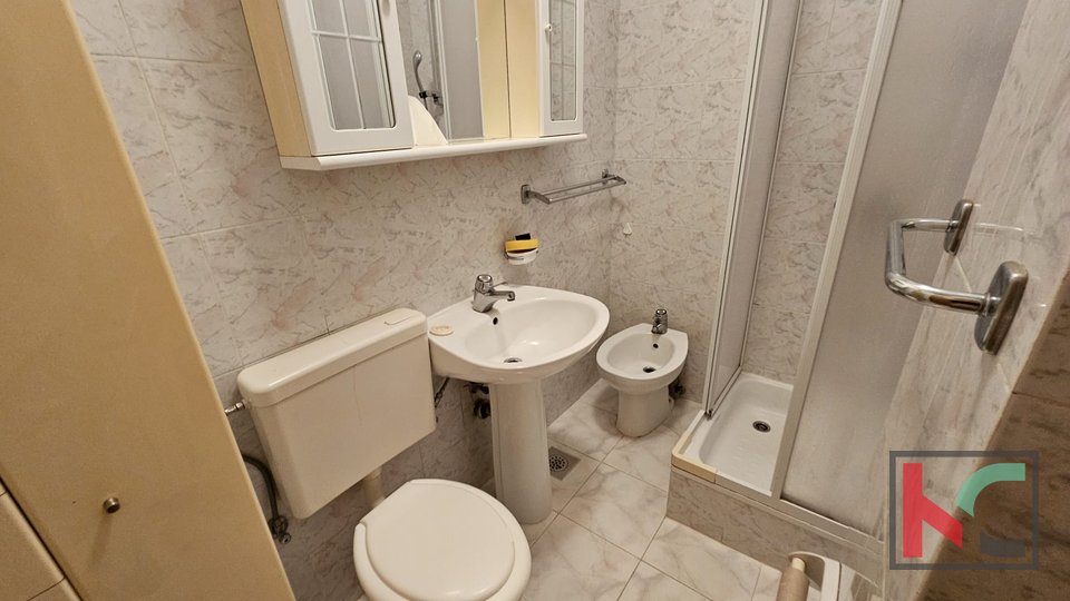 Istra, Pula, širši center, stanovanje na odlični lokaciji, dvigalo, 2 spalnici, 2 kopalnici, balkon, #prodamo