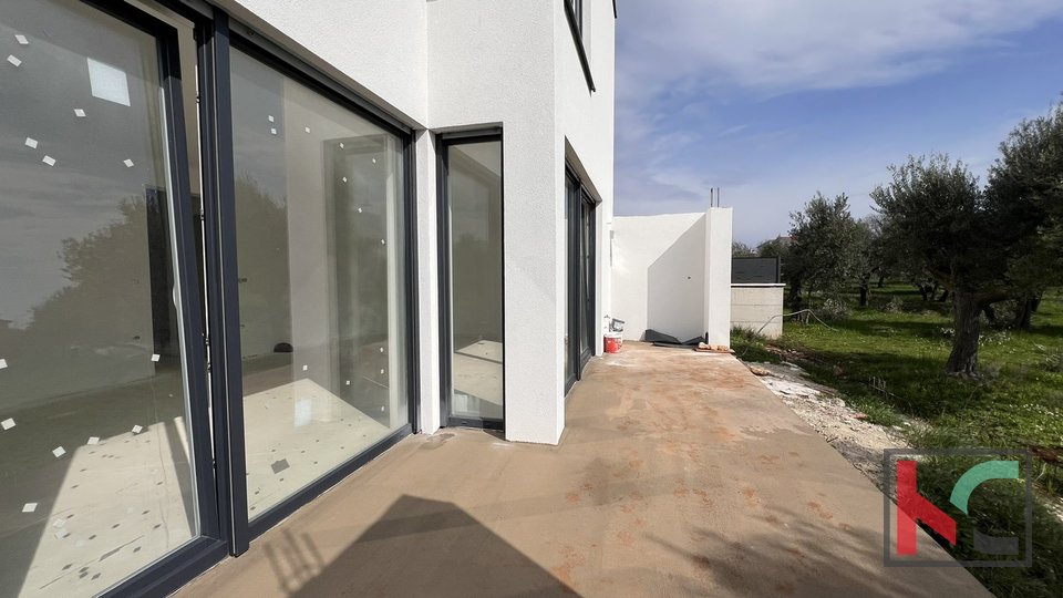 Istra, Galižana, samostojeća kuća moderne gradnje s pogledom na Brijunsko otočje #prodaja