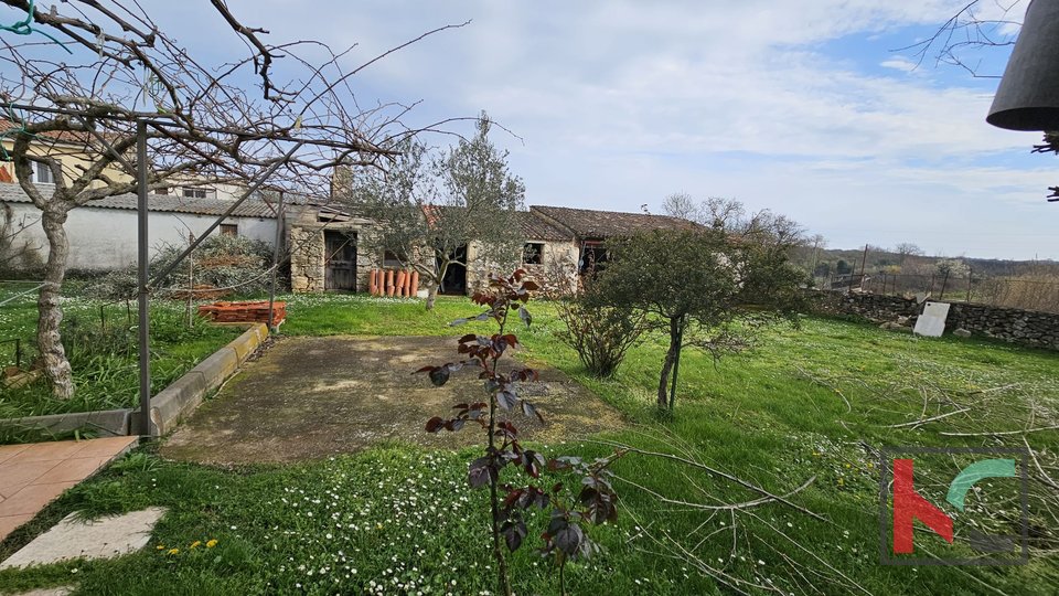 Istrien, Pula, Einfamilienhaus mit großem Garten 1535m2 #verkauf