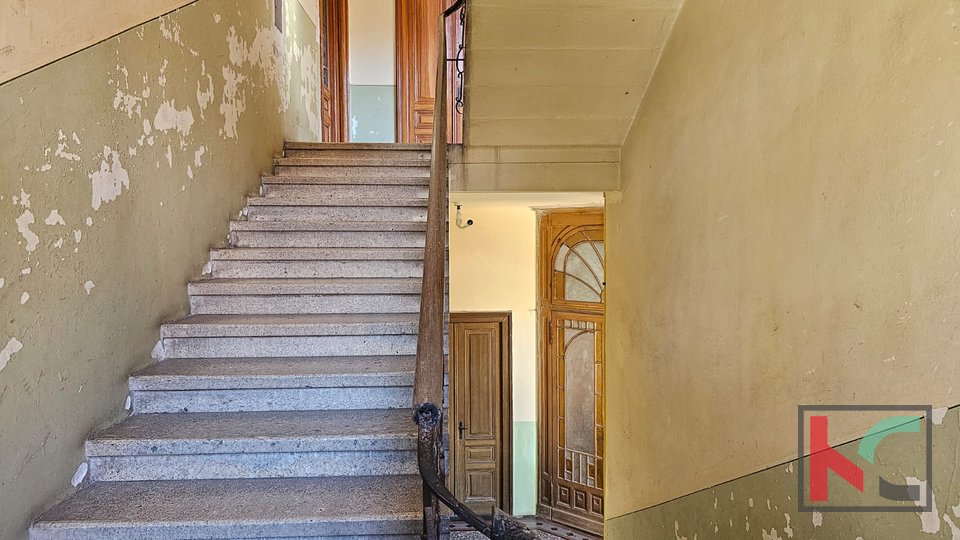 Istrien, Pula, strenges Zentrum, Wohnung in österreichisch-ungarischer Villa, #Verkauf