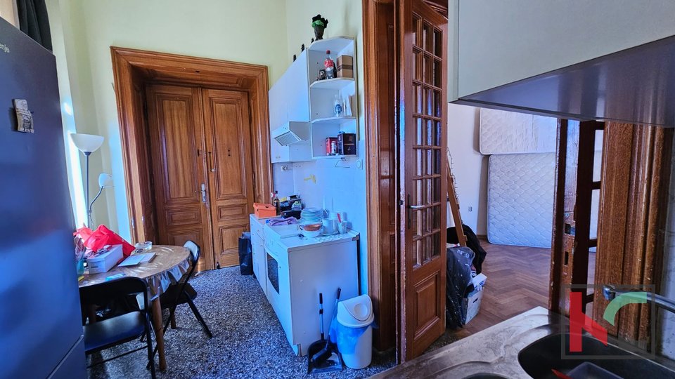 Istrien, Pula, strenges Zentrum, Wohnung in österreichisch-ungarischer Villa, #Verkauf