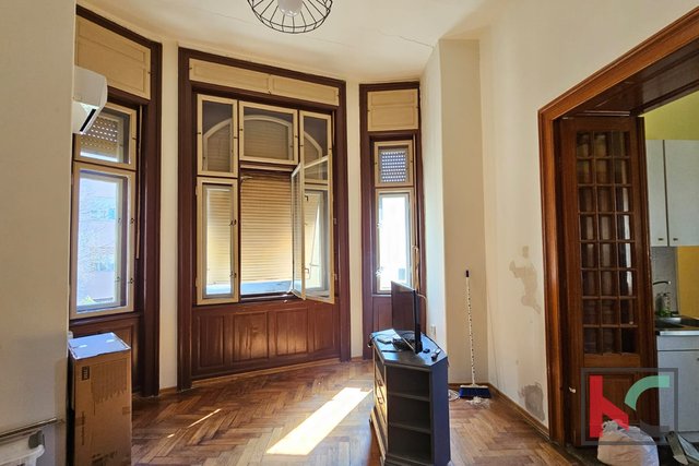 Istria, Pola, centro severo, appartamento in villa austro-ungarica, #vendita